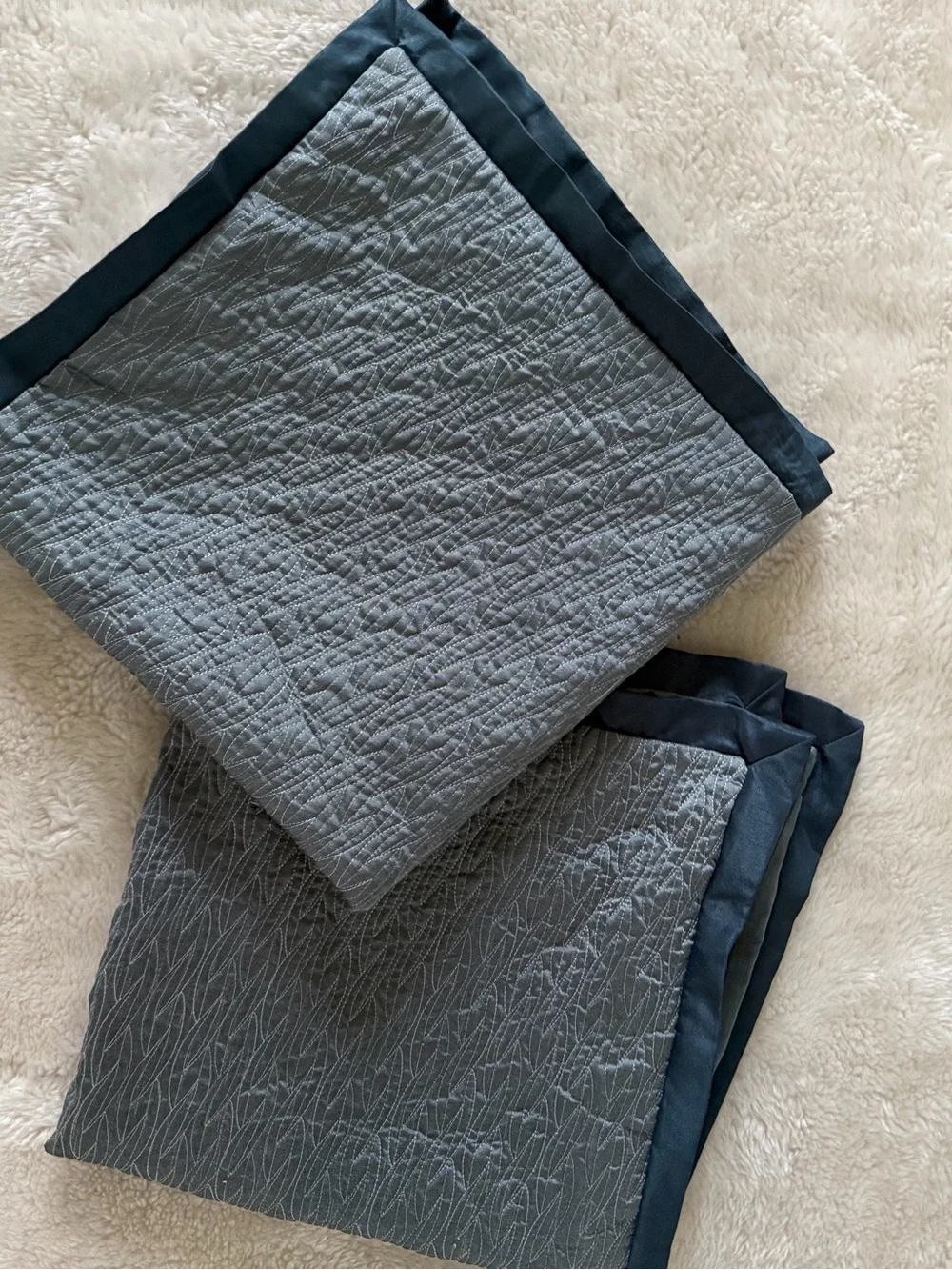 N/A pair textured